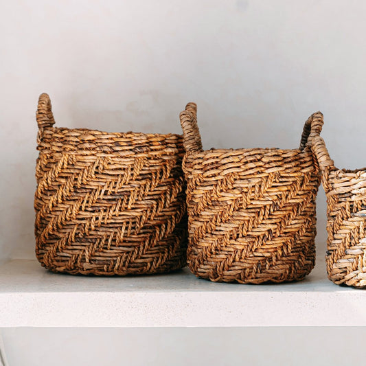 Boho Wasserij of plantenmand - Ronde geweven opslagmand - Decoratieve mand gemaakt van bananenvezel (3 maten Ø 25/32/38 cm) Rinjani